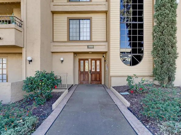 5649 Lake Park Way Unit 302, La Mesa, CA 91942