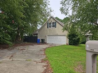 1518 Quail Hollow Ct, Fayetteville, NC 28304
