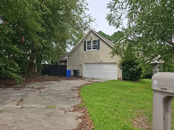 1518 Quail Hollow Ct, Fayetteville, NC 28304