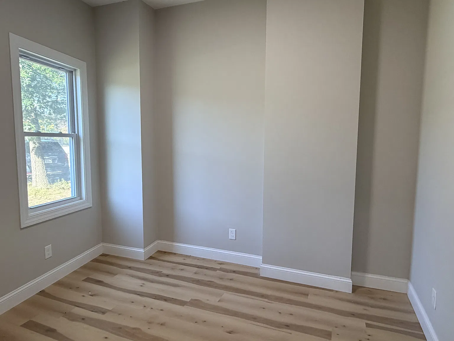 605 Millbury Street - 2R — Photo 2