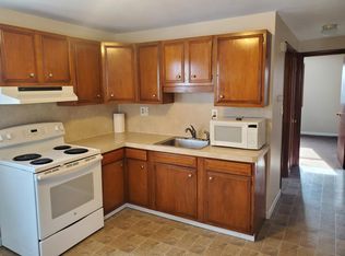 67 New Ludlow Rd, Granby, MA 01033