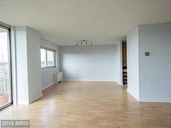 5th image of 1225 Martha Custis Dr APT 1412
