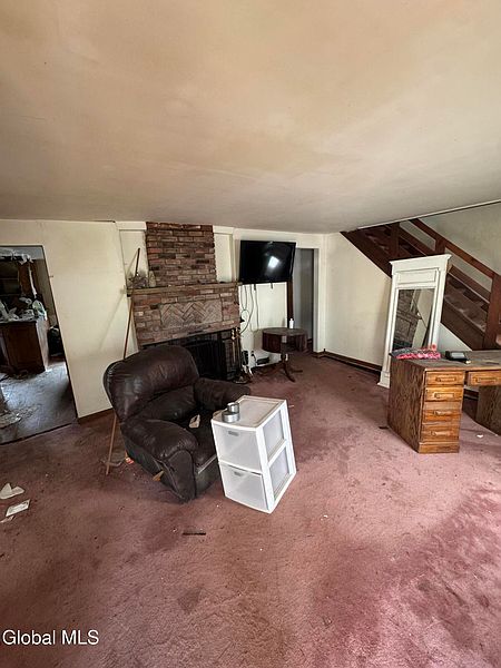 4th image of 869 Bolt Road