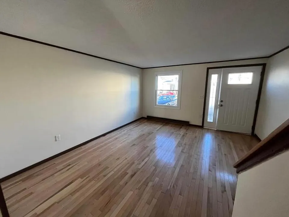 85 Gershom Ave #8