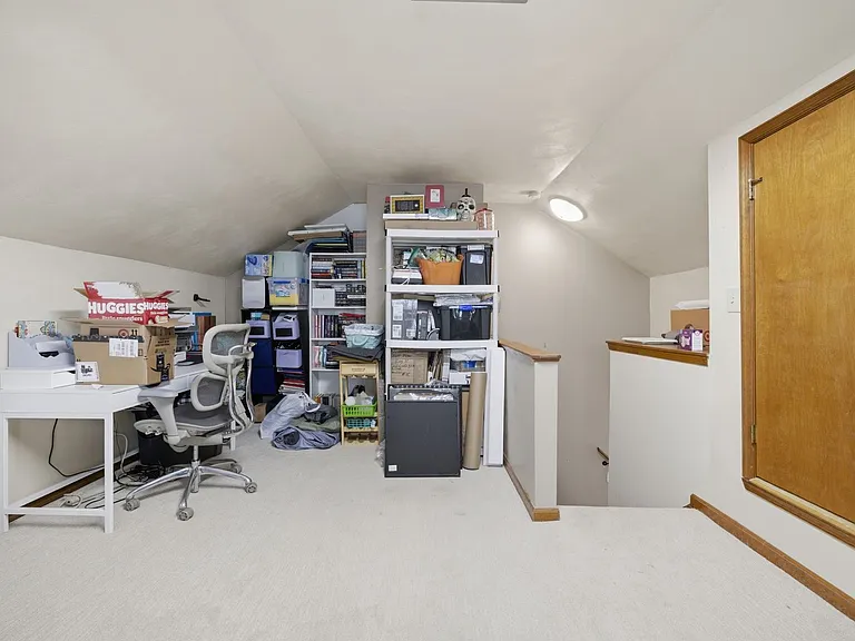 368 Gainsborough Rd — Photo 23