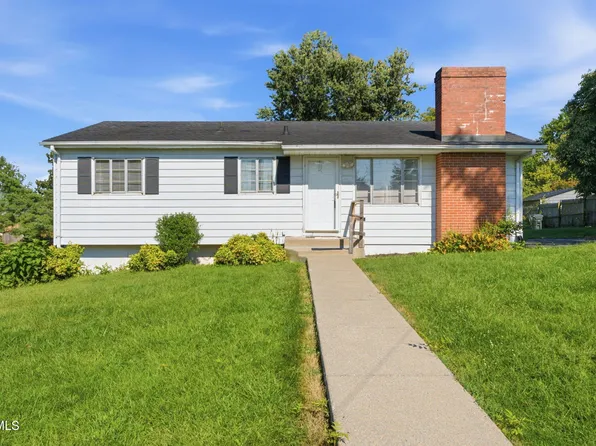 455 Robin Cir, Bristol, VA 24202