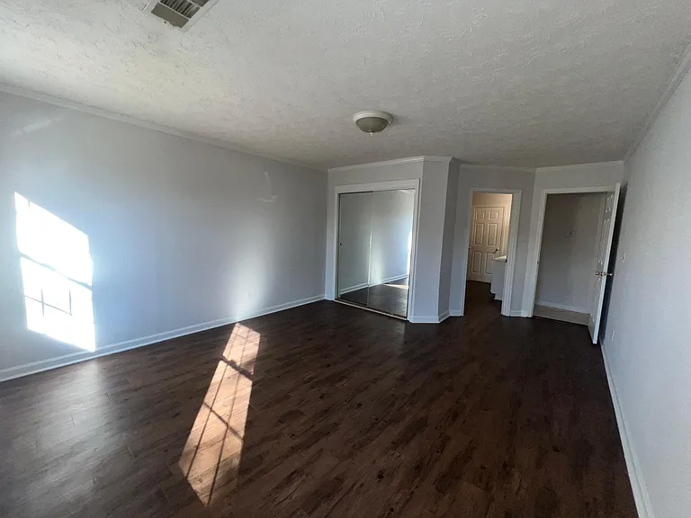 1105 Huntington Place Cir — Photo 6