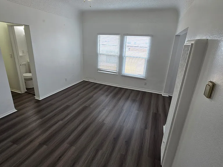 4234 Montclair St — Photo 5