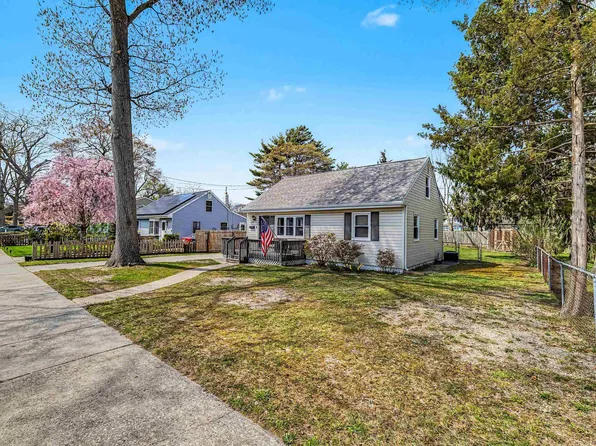 140 Pennsylvania Ave, Absecon, NJ 08201
