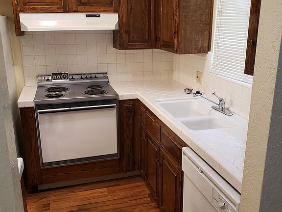 5th image of 4930 N Thorne Ave APT 101