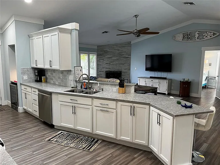 4594 Trails Dr — Photo 18