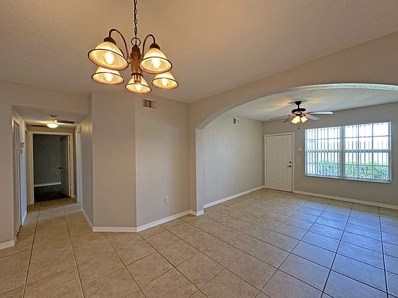 2nd image of 158 SW Peacock Blvd APT 102