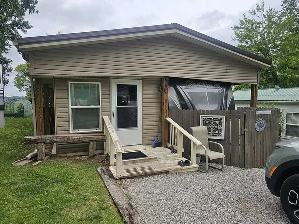 135 Comanche Trl, Crossville, TN 38572