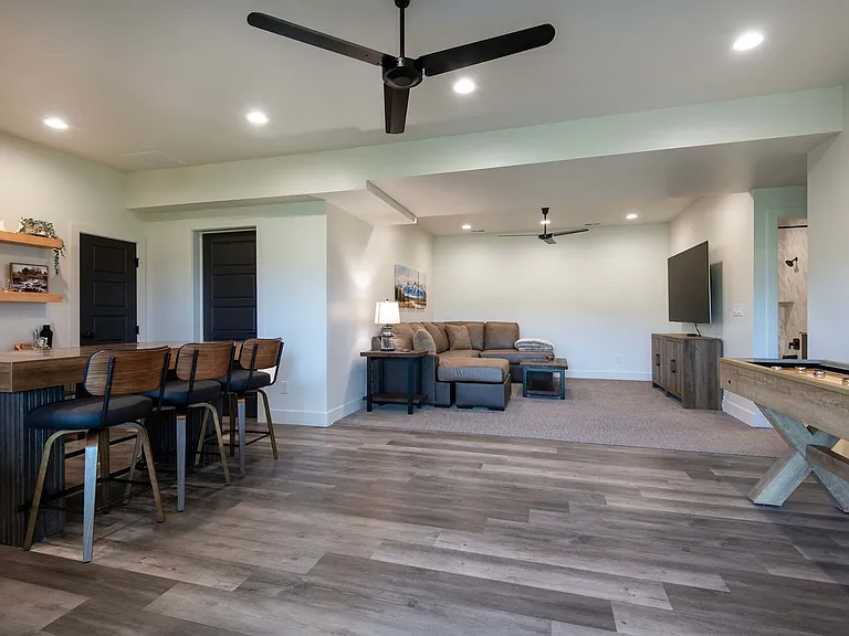 Building's Lounge
