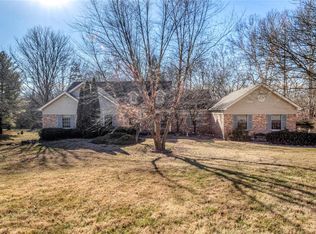 18932 Dalton View Ct, Florissant, MO 63034