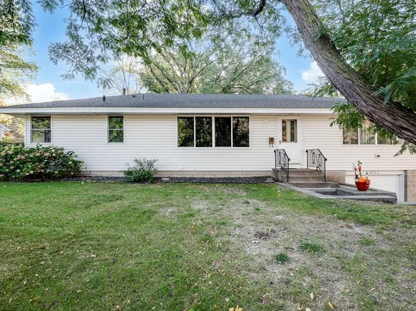 6853 7th St NE, Fridley, MN 55432