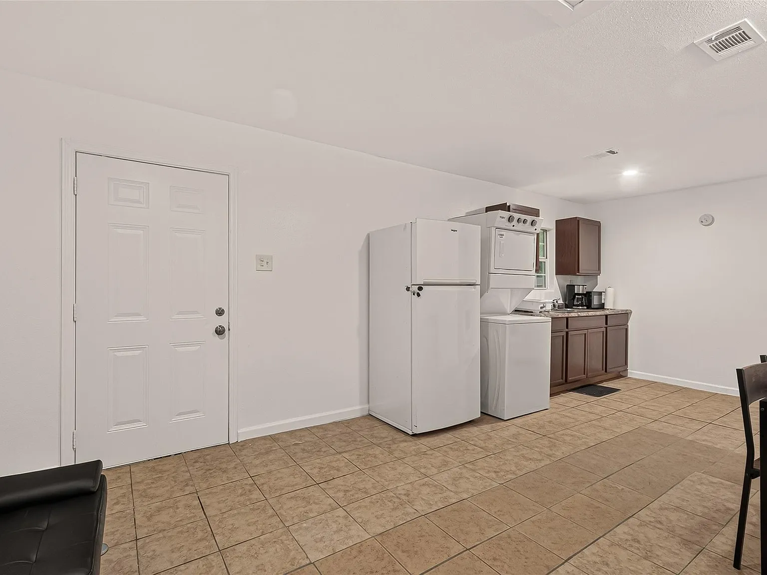 2 bed, 1.0 bath, 1288 sqft, $1,500 — Photo 4