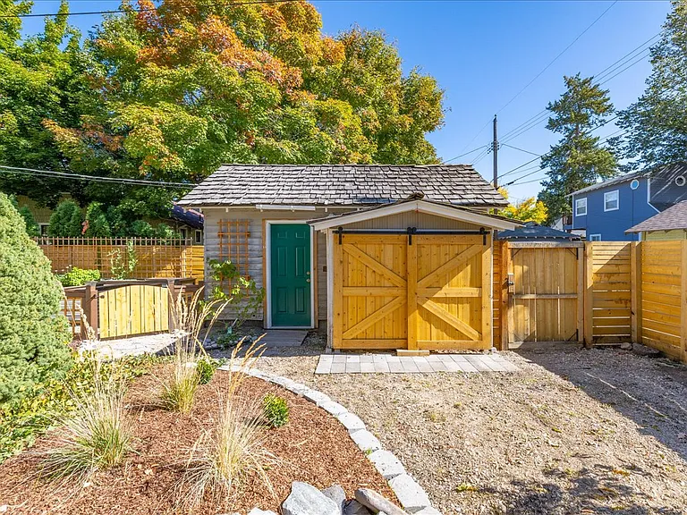 2323 W Regan Ave — Photo 28
