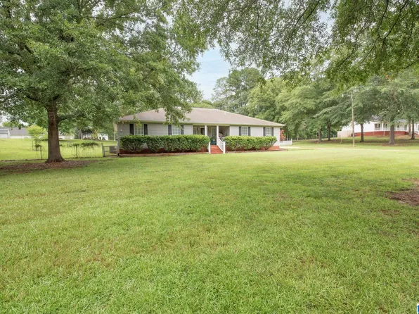 15505 Beacon Point Dr, Northport, AL 35475