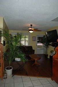 1st image of 407 W China St
