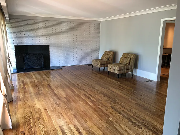 24605 N Cromwell Dr — Photo 8