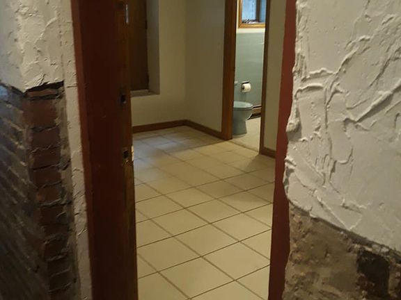 Unit Entry Off Private Grotto
 Entry
