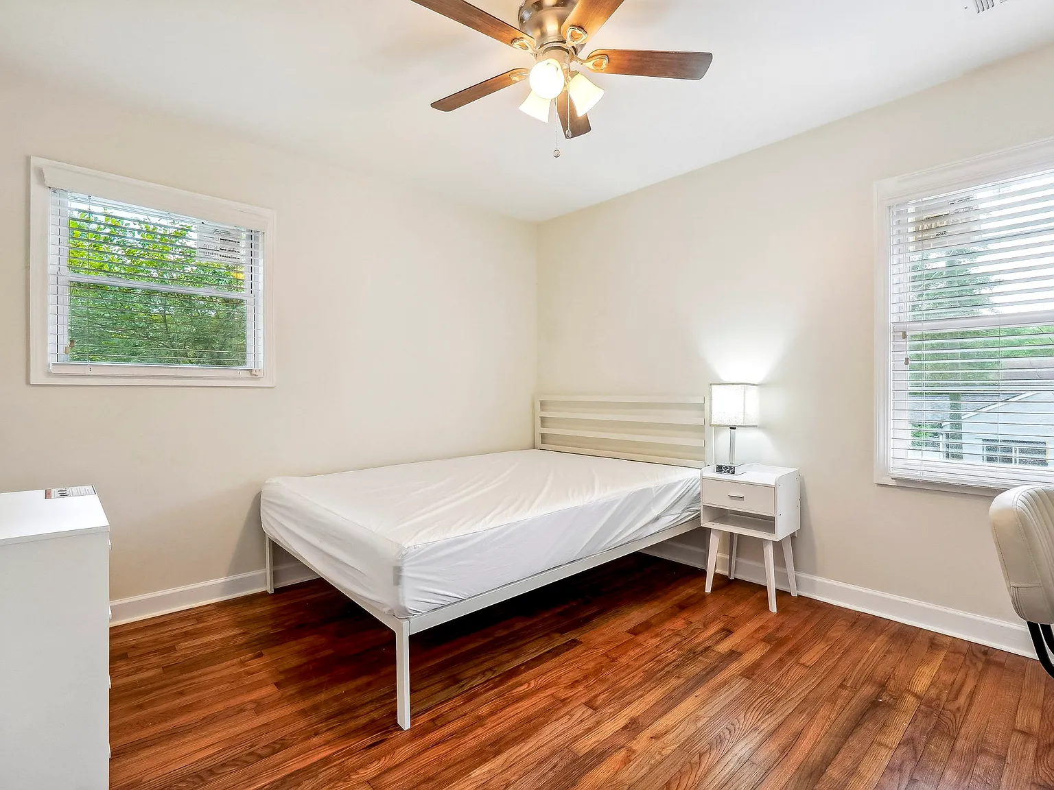 4 bed, 6.0 bath, 3000 sqft, $750 — Photo 1