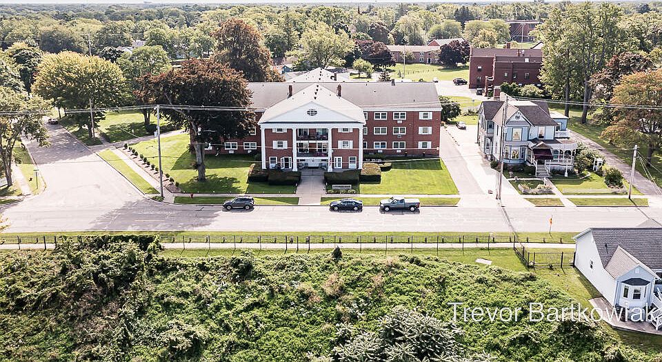 1st image of 1249 Lakeshore Dr APT 240