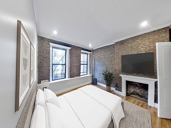 3rd image of 115 Elizabeth St APT 2B