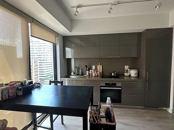 3rd image of 188 Cumberland St #1909