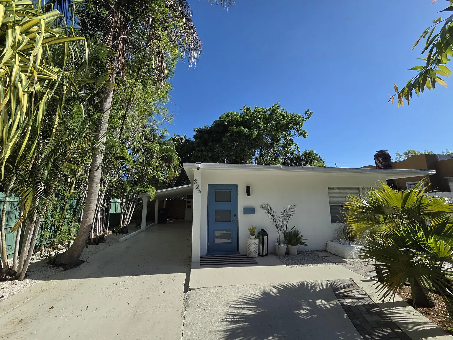 3 bed, 1.0 bath, 926 sqft, $3,750 — Photo 2