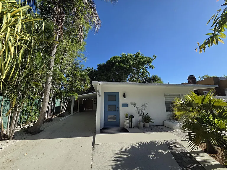 829 Macy St — Photo 2