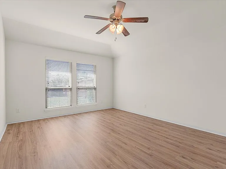 1729 Park Trails Blvd — Photo 21
