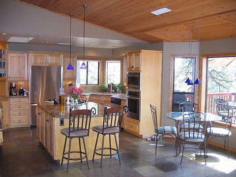 Kitchen Made for entertaining!