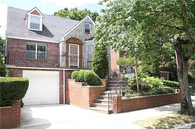 1st image of 85 Avenue 148th Street