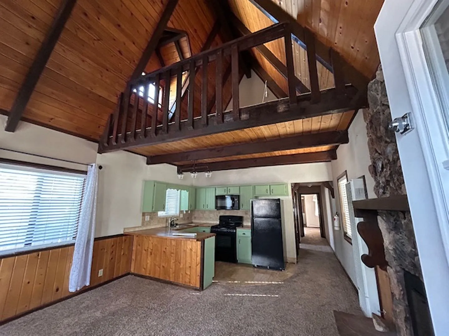 2 Bed in Sugarloaf — Photo 2