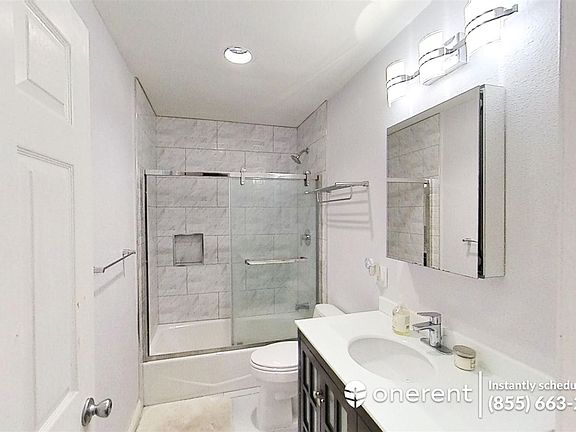 2nd image of 1137 Jackson St