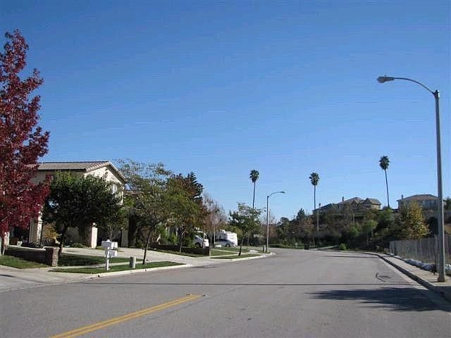 2nd image of 1140 W Chase Dr