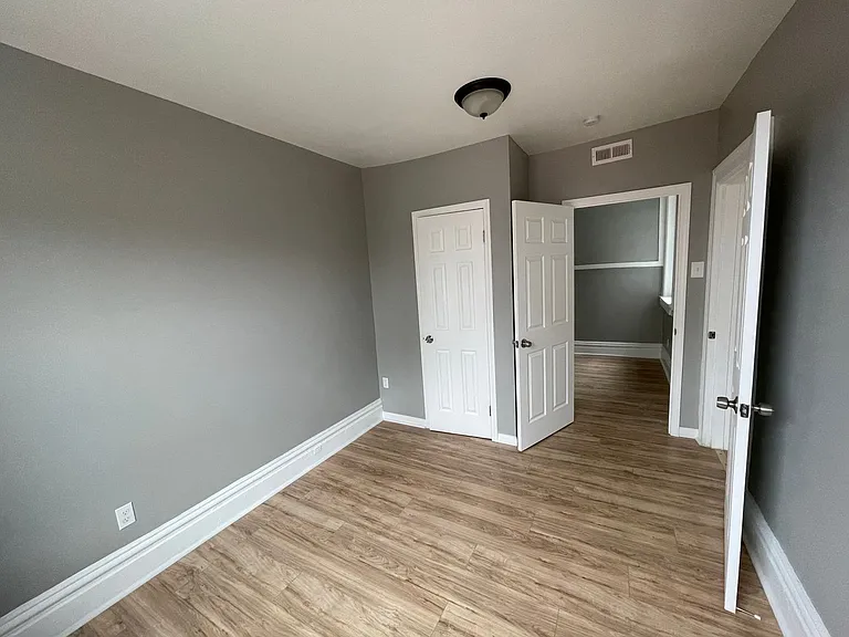 107 Parkhurst St — Photo 7