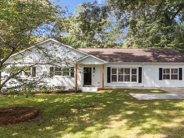 3622 Fox Chase Road, Trent Woods, NC 28562