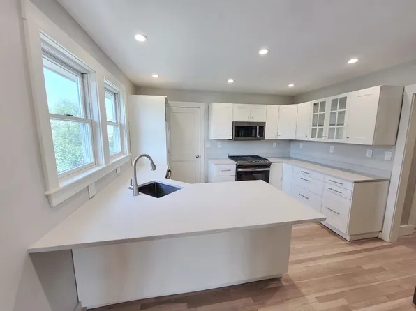 72 Tufts St Unit 2, Arlington, MA 02474