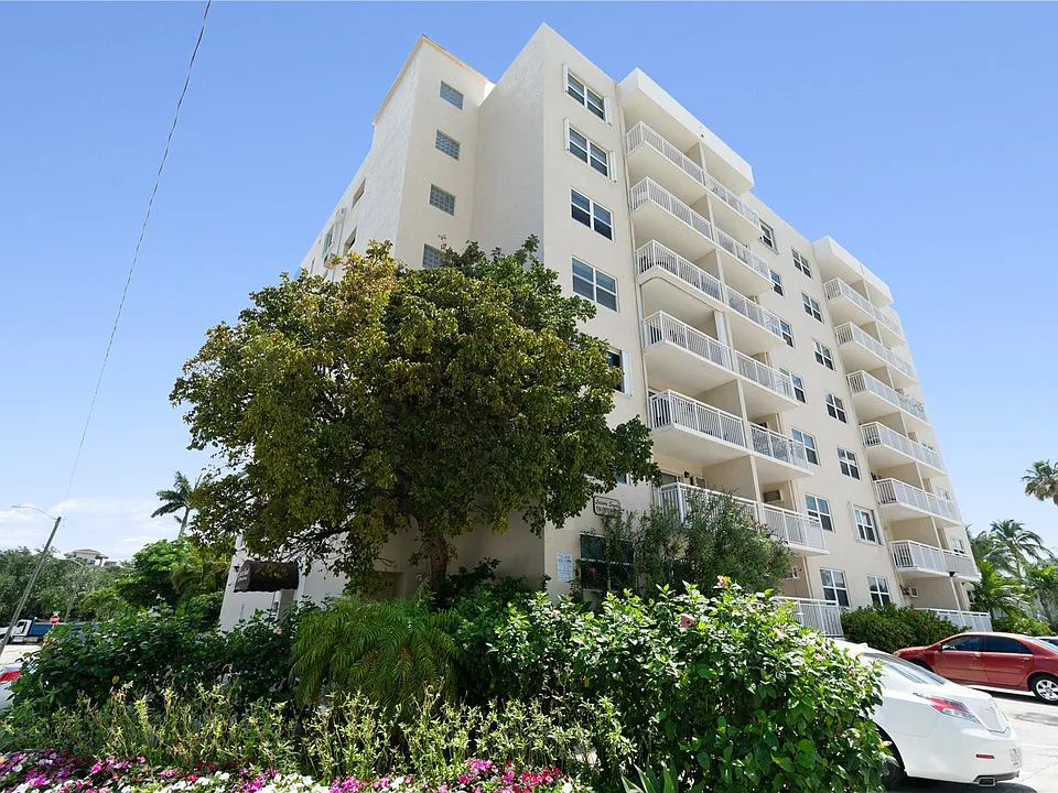 720 Orton Ave #607