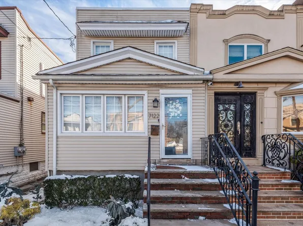 7122 66th Drive, Middle Village, NY 11379