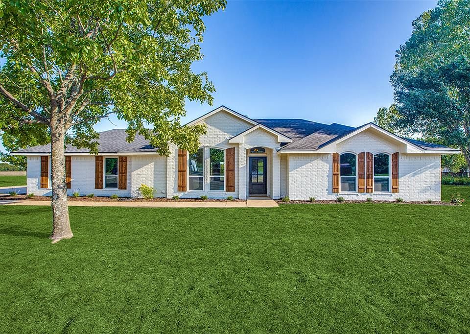 1st image of 520 The Crossings Ct