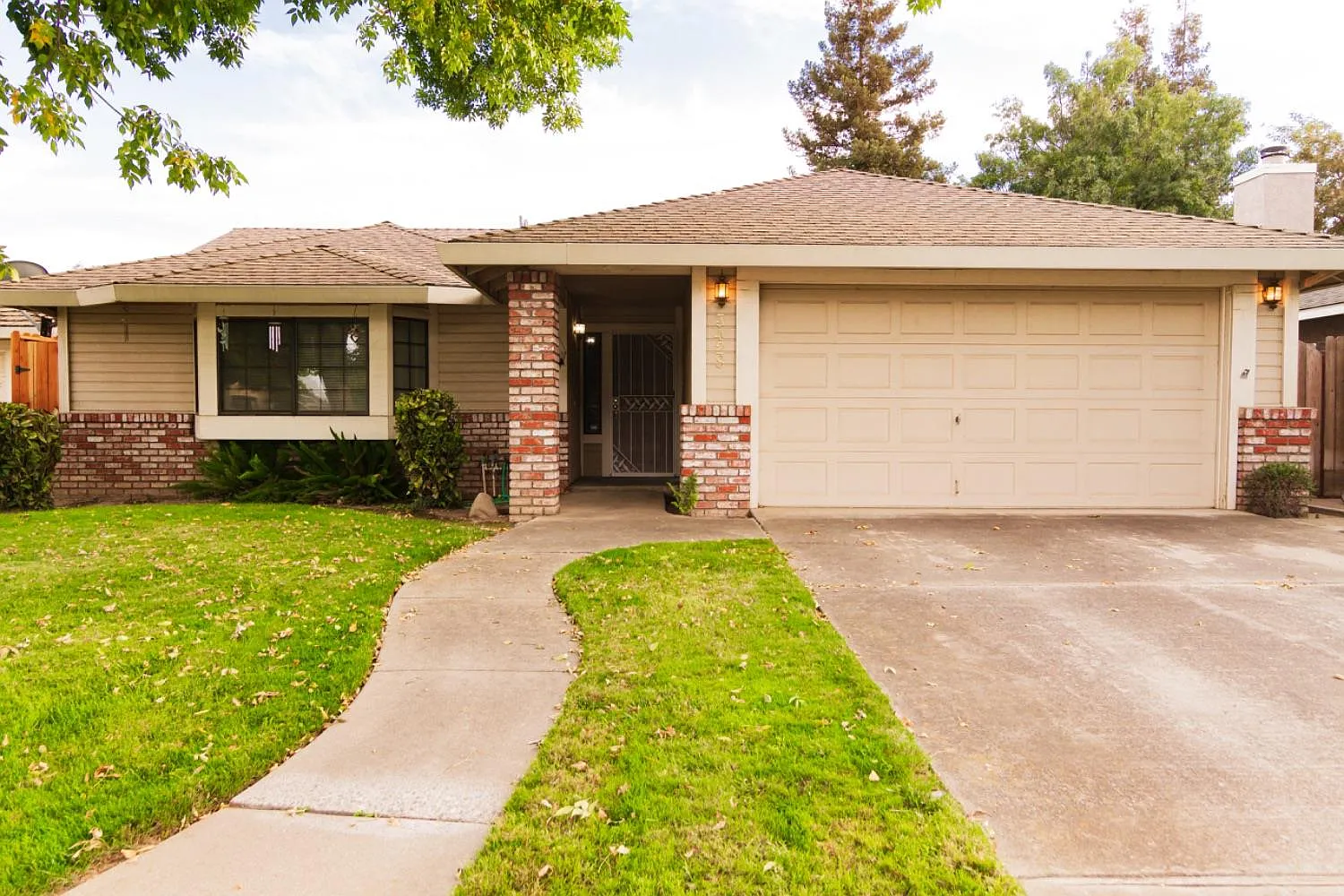 3428 Merrifield Ave photo 1