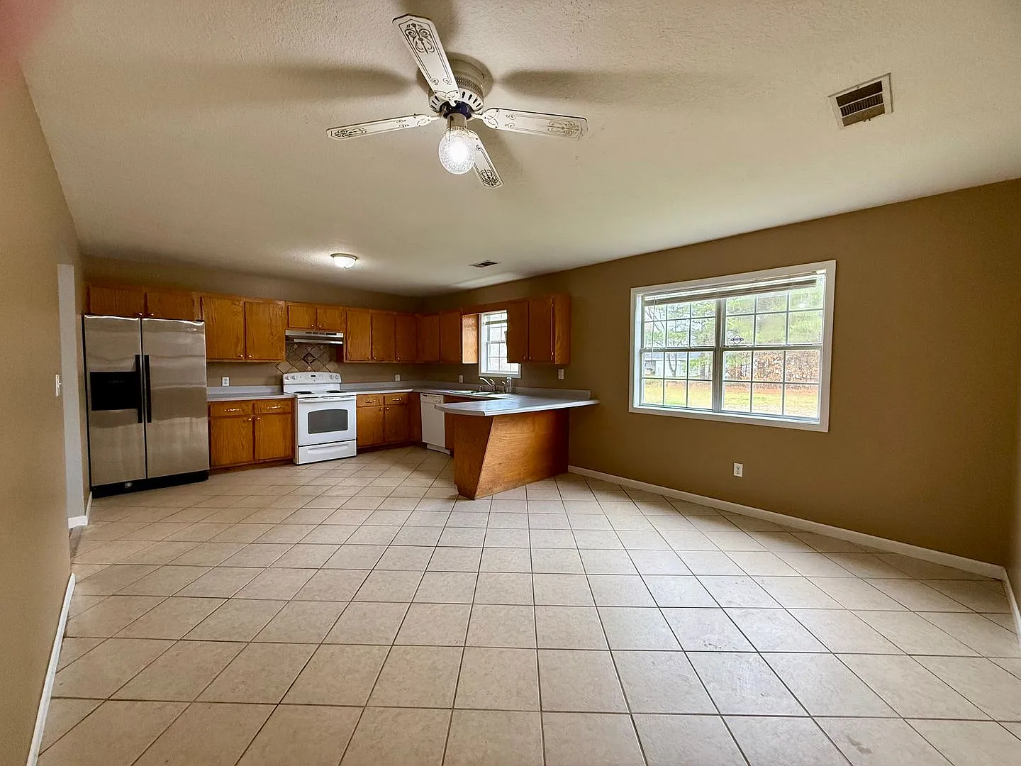 3 Bedroom/1 Bathroom Home in Paragould AR — Photo 2