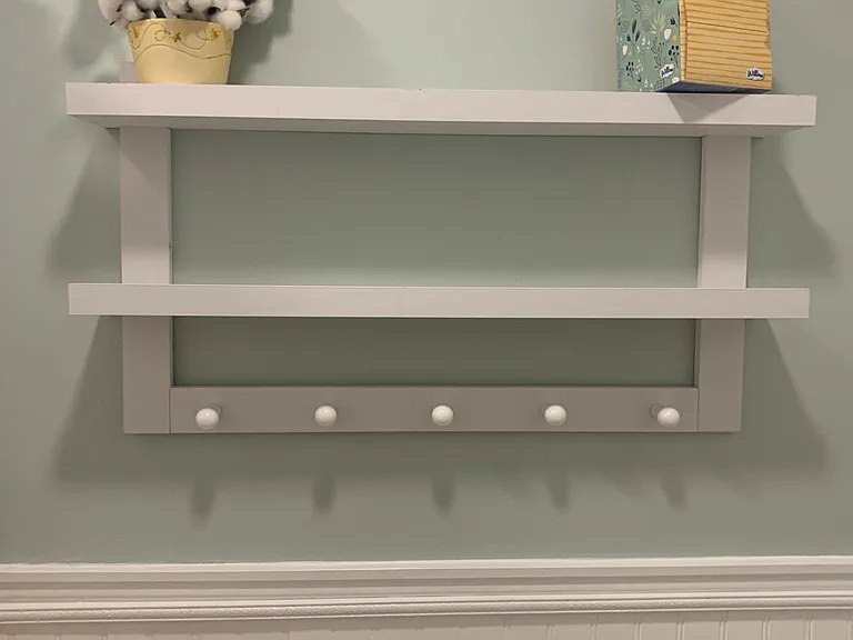 Towel and shelf 2nd bathroom