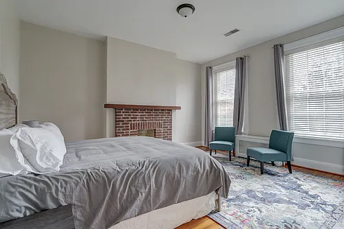 414 W Franklin St #1 Photo 1