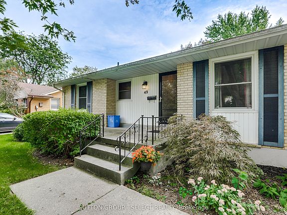 4th image of 49 McLeod Cres