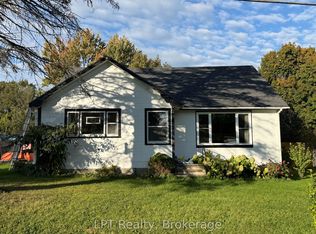 22 3rd St N, Prince Edward County, ON K0K2T0